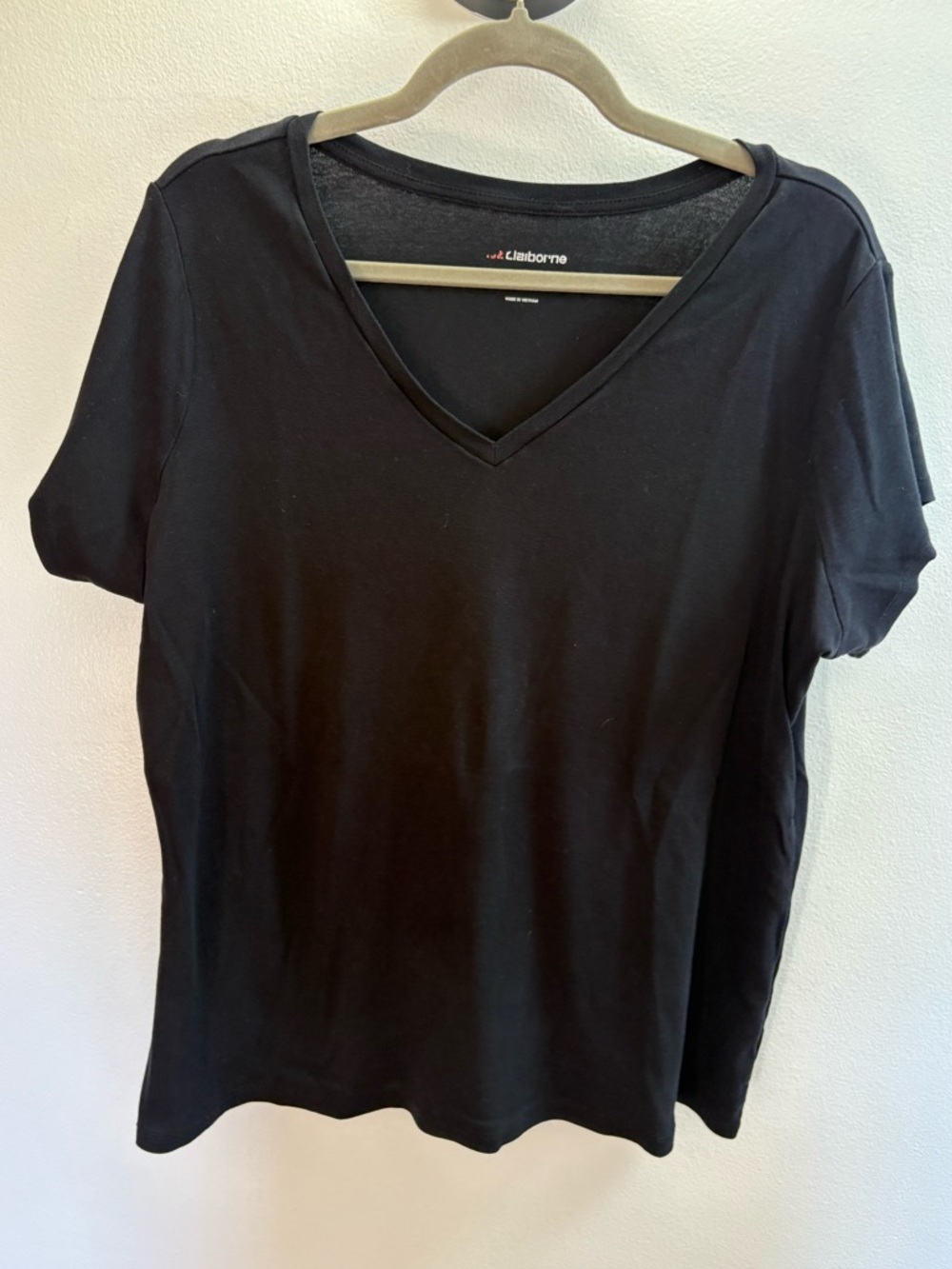 Liz Claiborne Black V-Neck T-shirt 1X